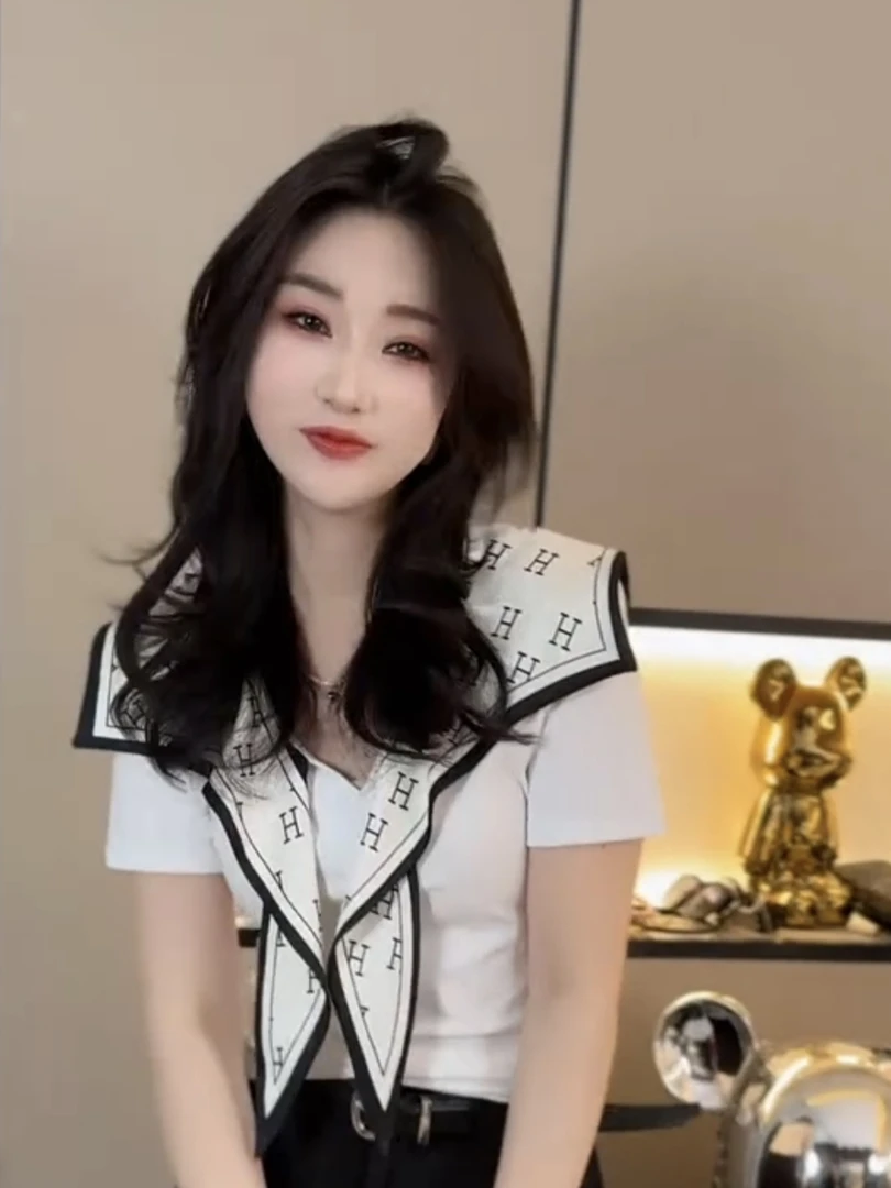 2025夏季新款字母印花气质海军领拼接修身显瘦小众别致短袖T恤女