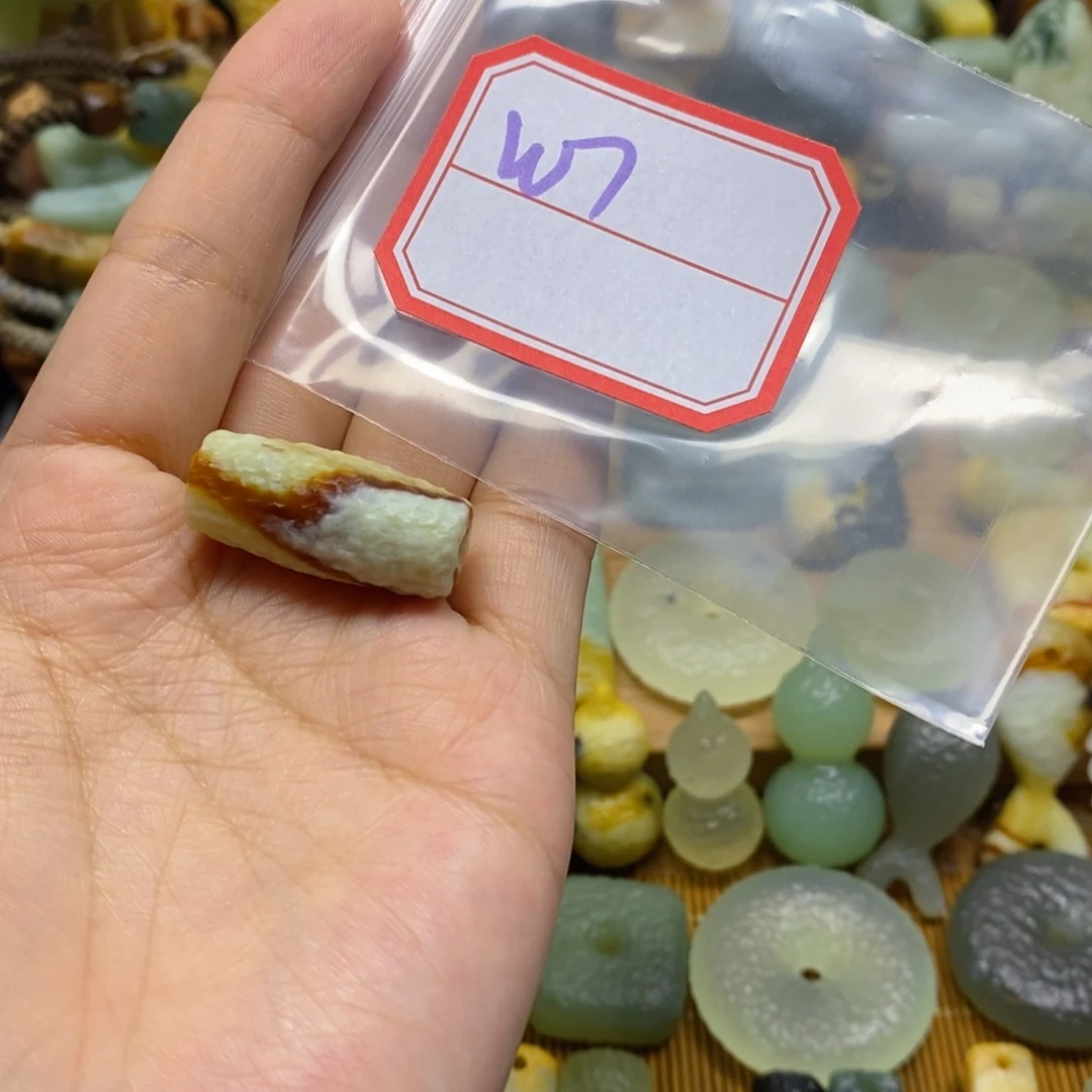 未镶嵌岫玉纯天然。*