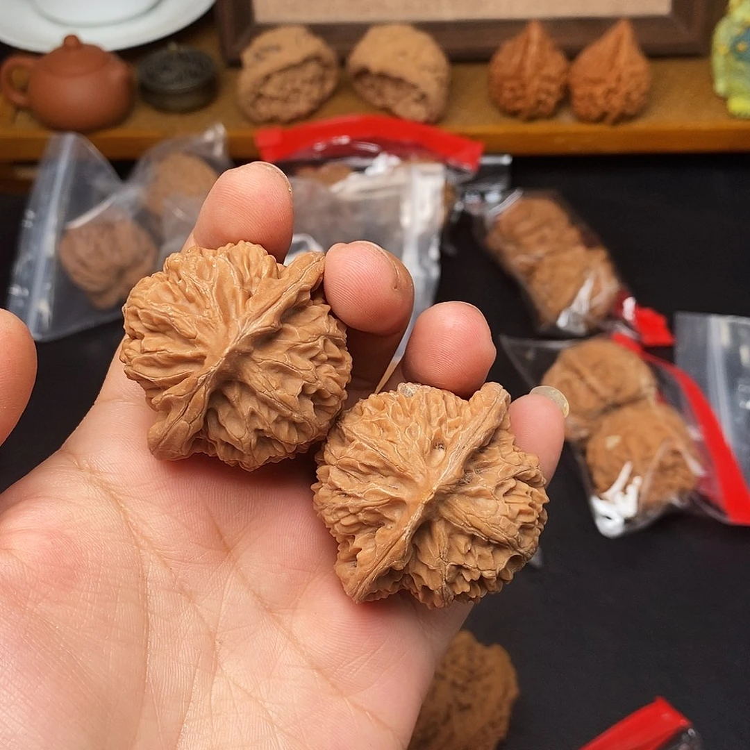 秦***脉把件文玩核桃宫灯