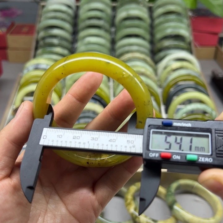 蛇纹石玉未镶嵌手镯5