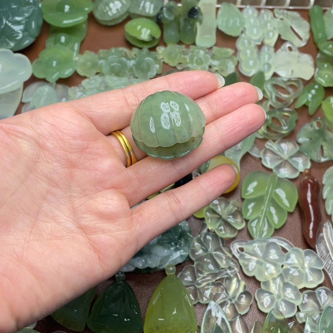 蛇纹石玉合金颈饰