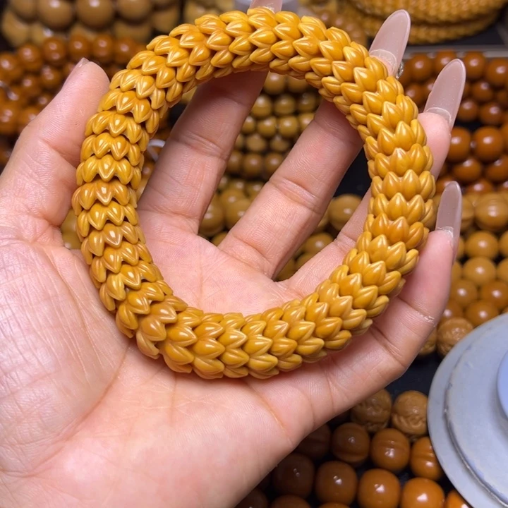 橄榄核吊坠聚宝盆