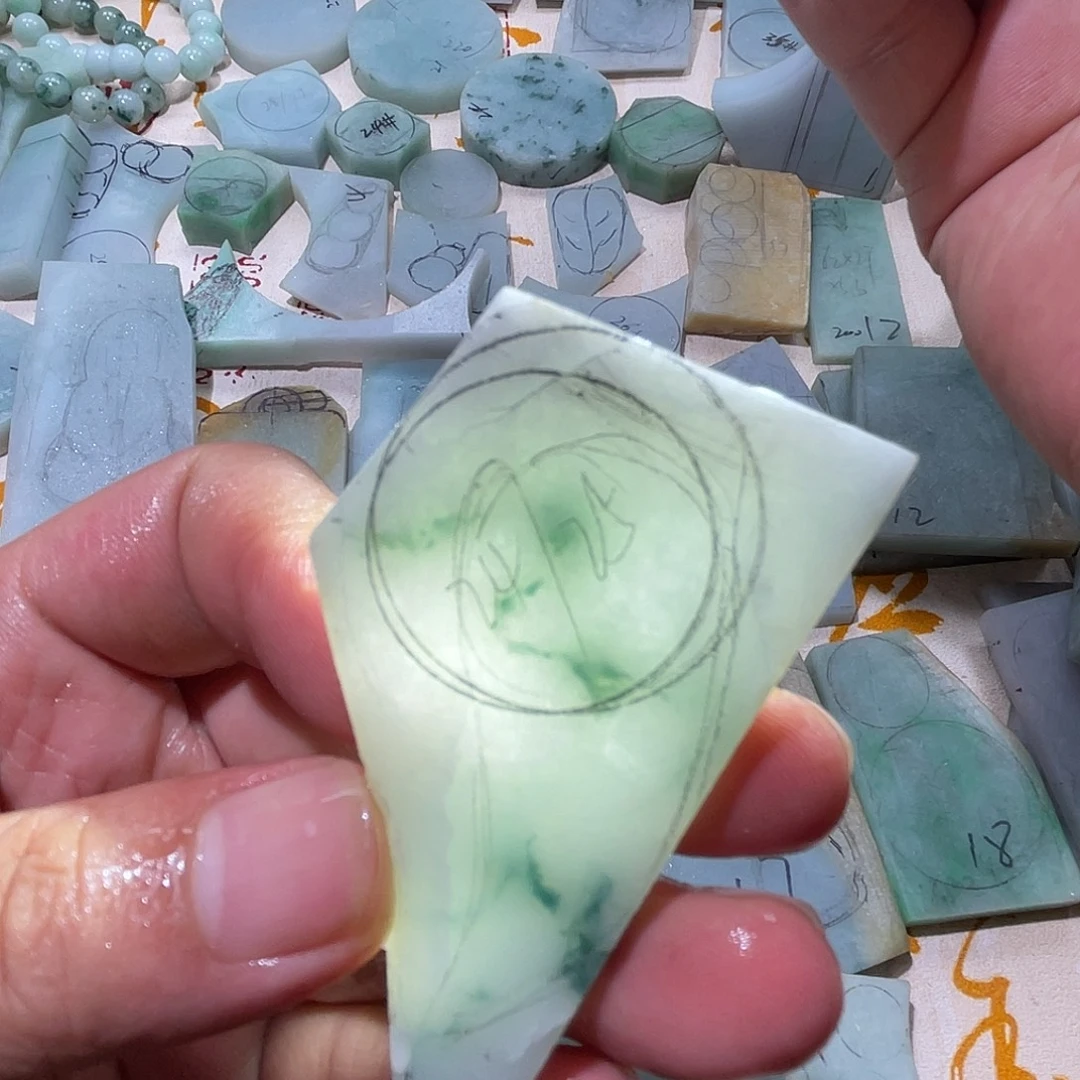 颈饰未镶嵌翡翠天然缅甸A货翡翠毛料