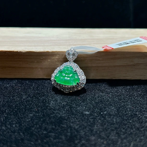 啵间可议价之纯天然A货翡翠阳绿佛公典雅款式吊坠