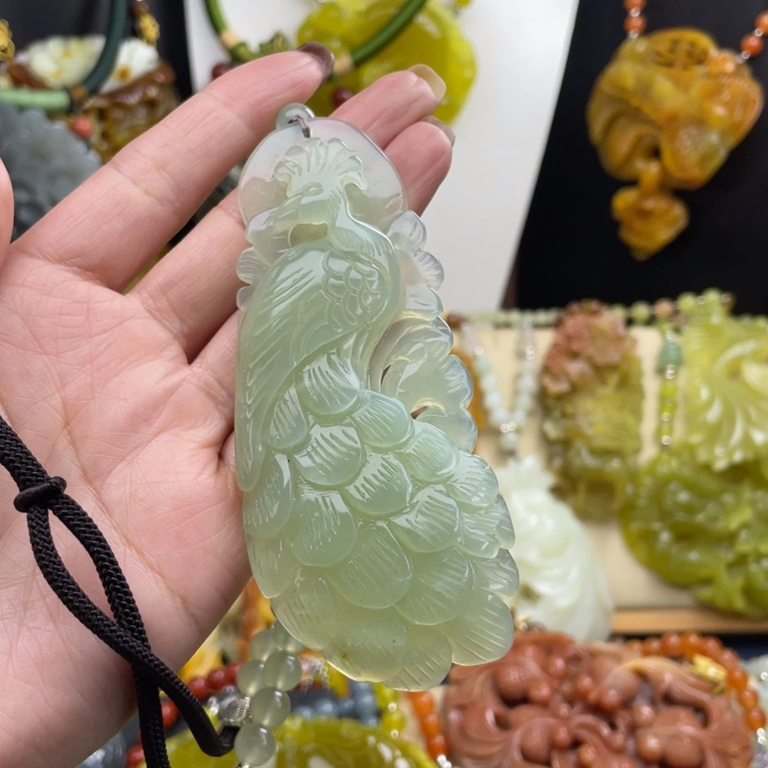 未镶嵌蛇纹石玉颈饰