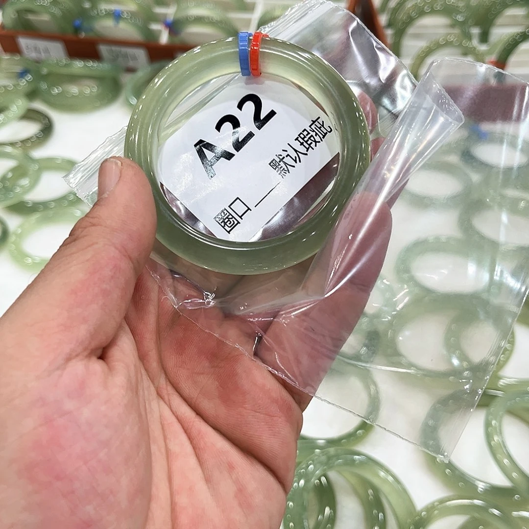 喵***咪蛇纹石玉未镶嵌手镯