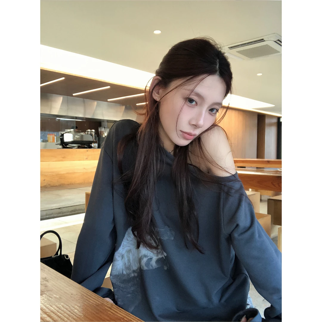 新款美式斜领露肩卫衣女秋季设计感复古慵懒风宽松显瘦辣妹上衣