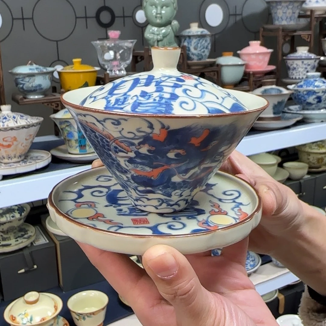 高温下的高温天气使人心情愉悦