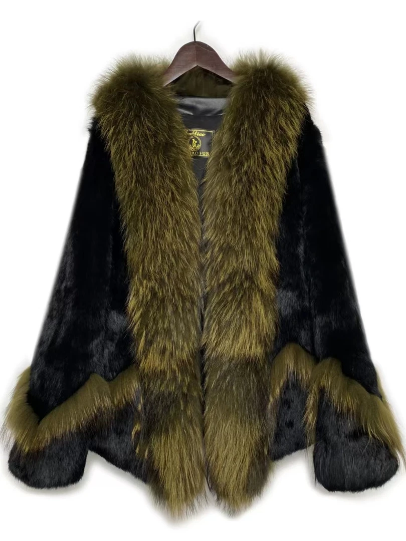 《》兔皮毛一体大毛领冬季保暖常规短款高端外套7-8326款大金