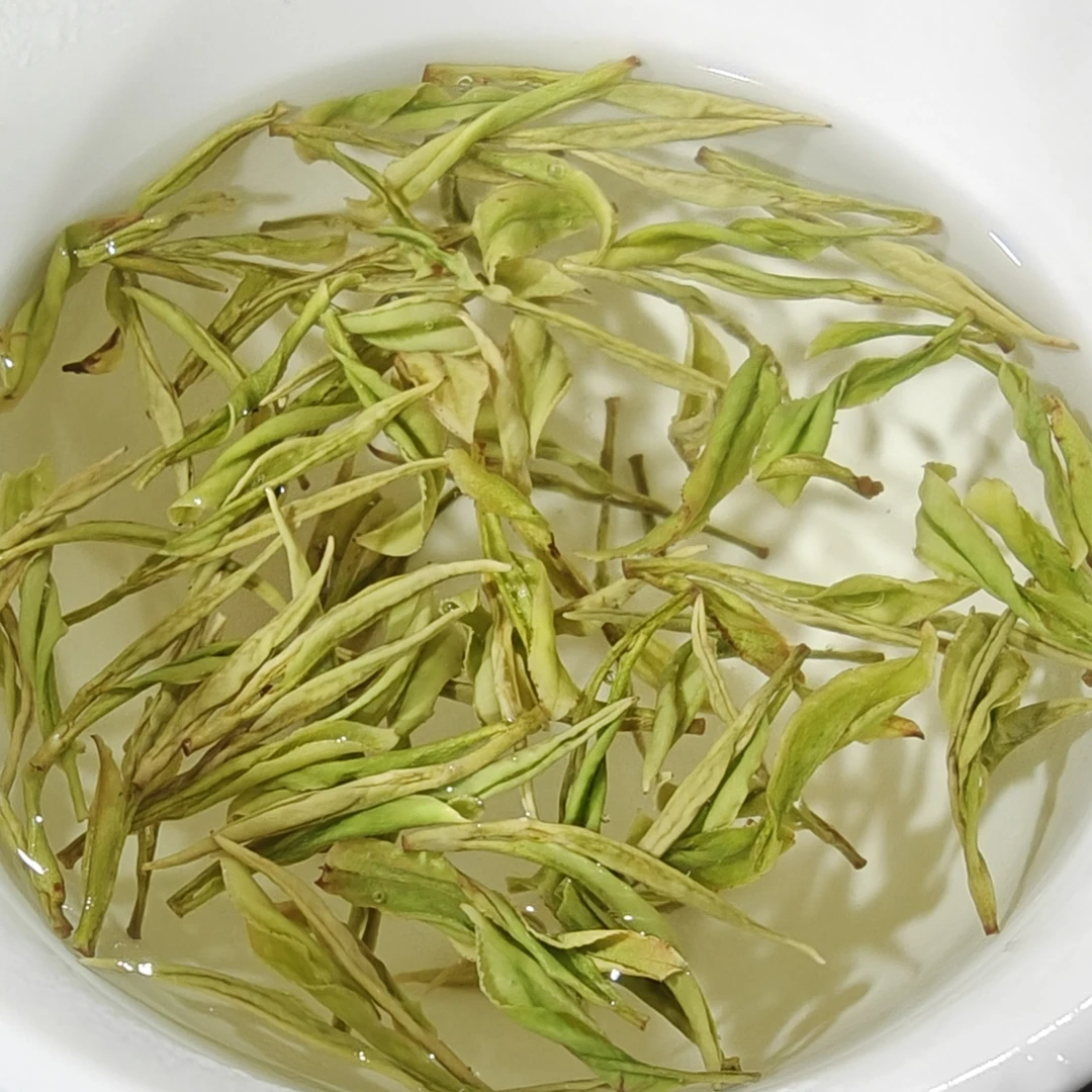 安吉刘益白茶清香花香原产地鲜爽小龄X1嫩芽茶