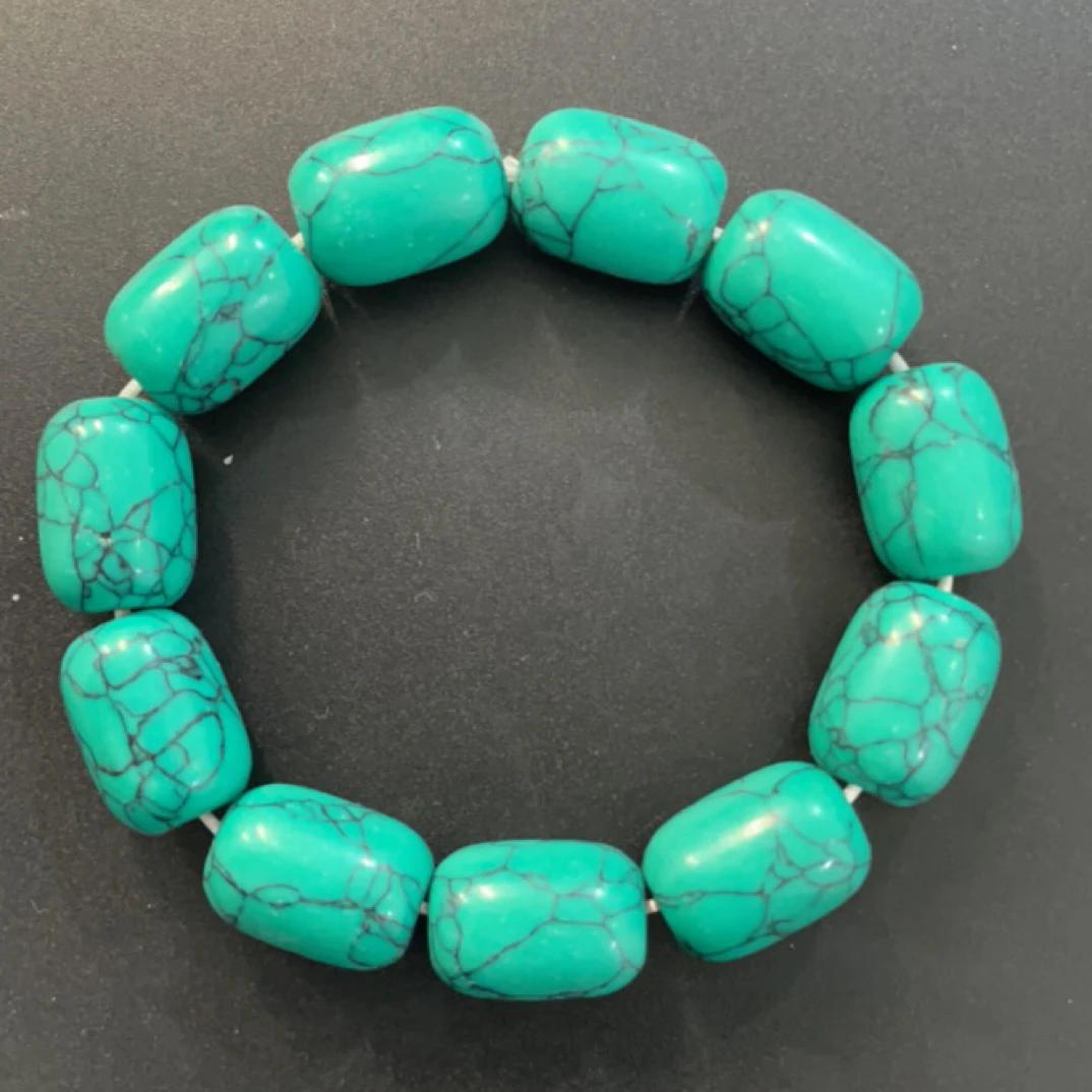 43  卡18x12绿桶手串