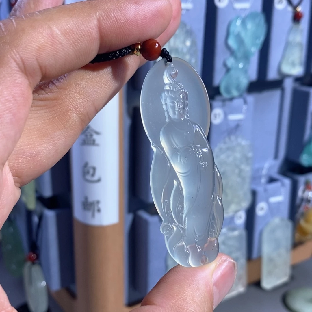 未镶嵌岫玉吊坠幸****?
