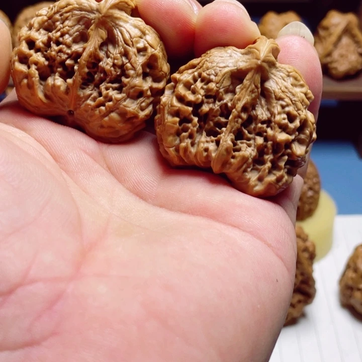 把件文玩核桃座山雕