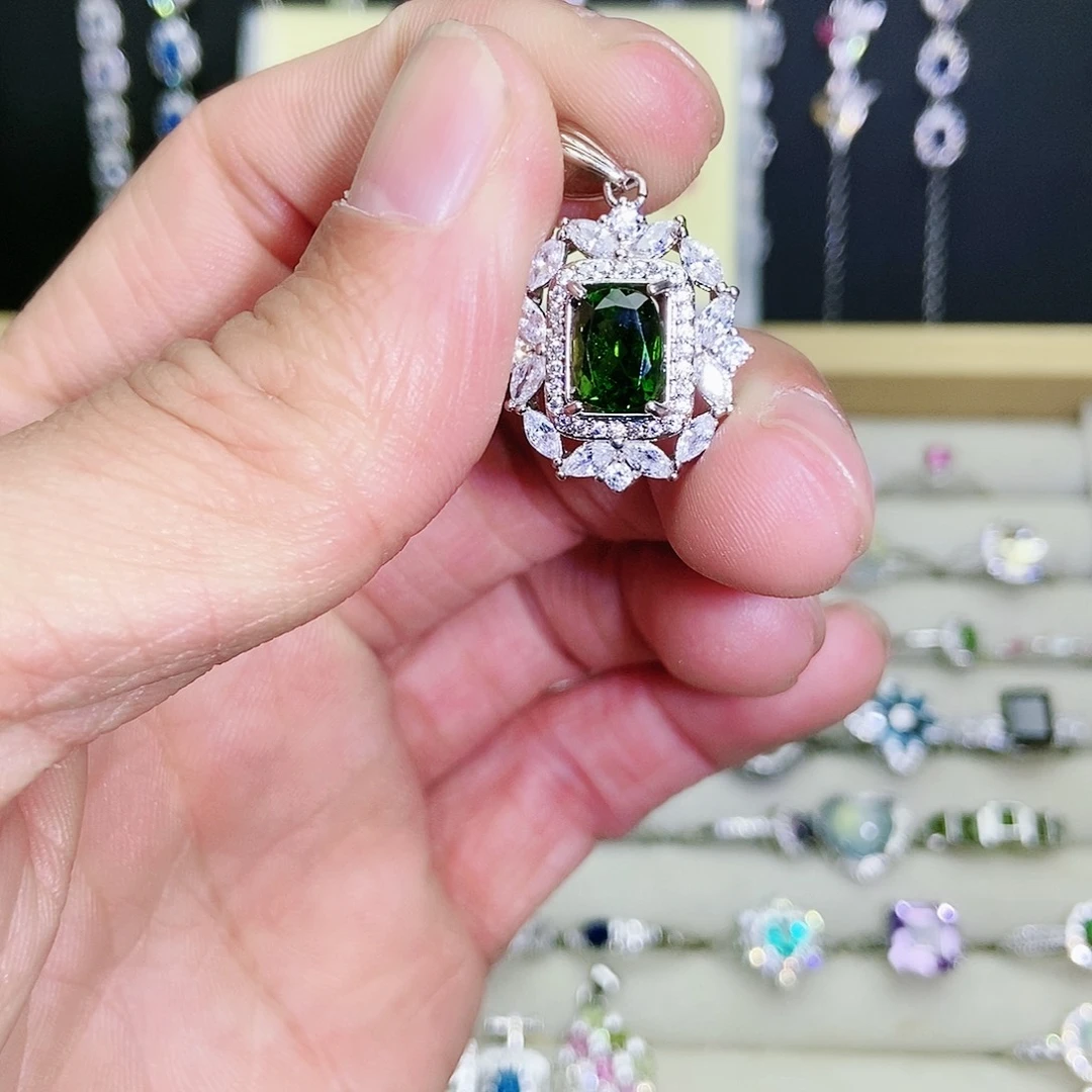 【闪购商品】未镶嵌透辉石吊坠