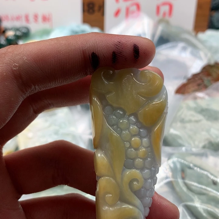翡翠未镶嵌颈饰保真天然a货翡翠