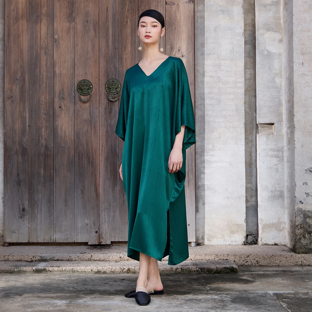 界内界外V领廓形宽松醋酸宽松夏季纯色山本风长款连衣裙J52Q2150