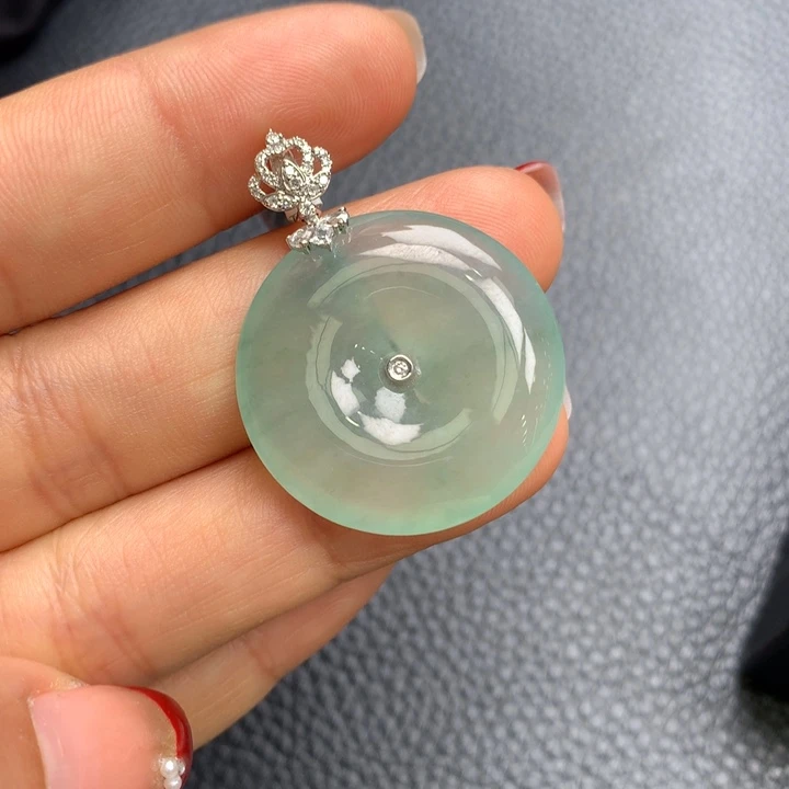 翡翠吊坠(不含链)18K金镶嵌