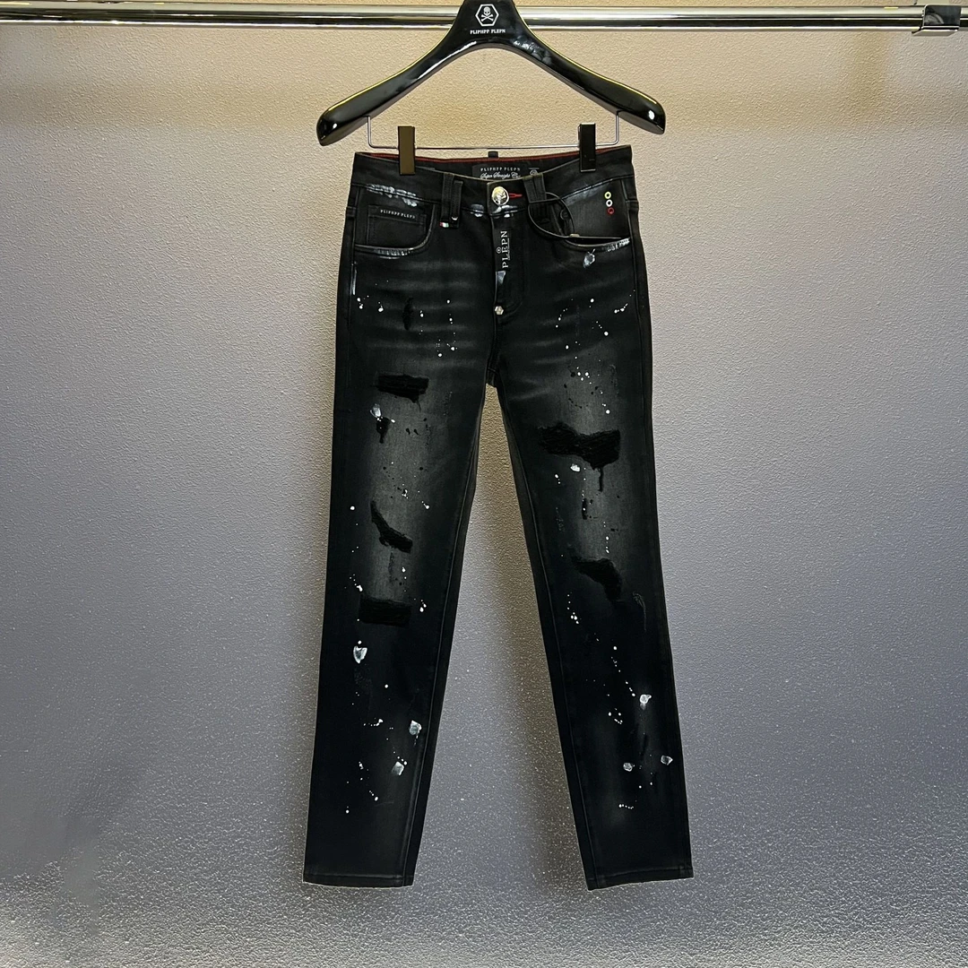 PLIPHPP PLEPN冬季新款烫钻破洞泼墨骷髅头男士修身牛仔裤9013