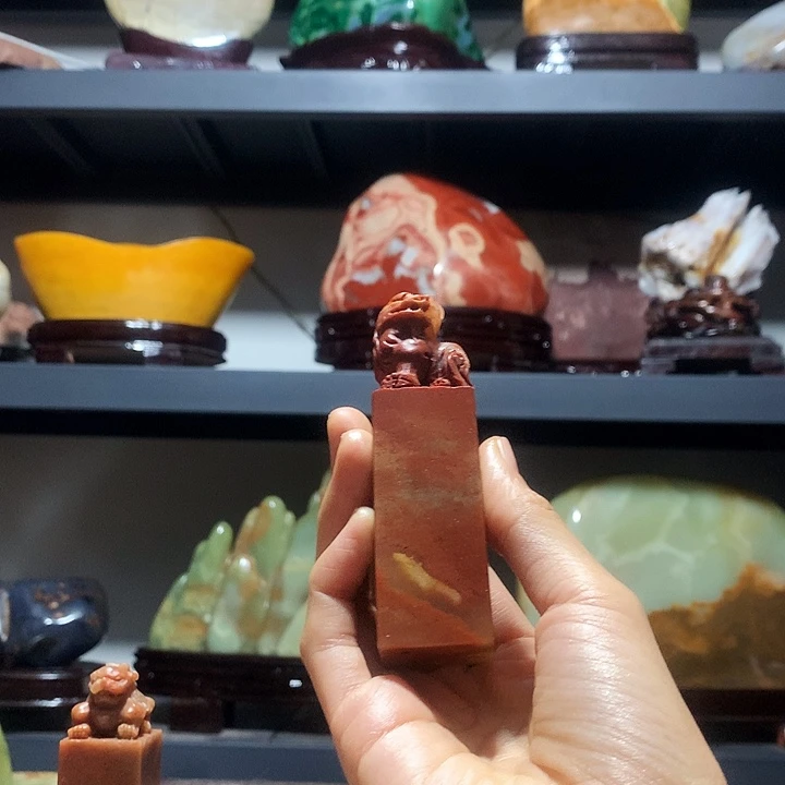 石材高10厘米宽2.8厘米