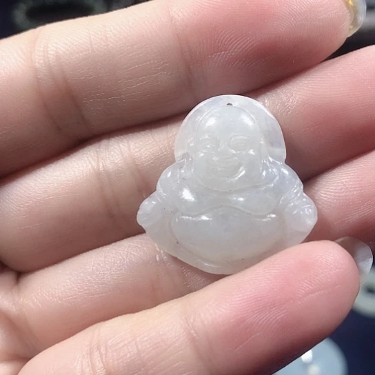 翡翠未镶嵌颈饰佛