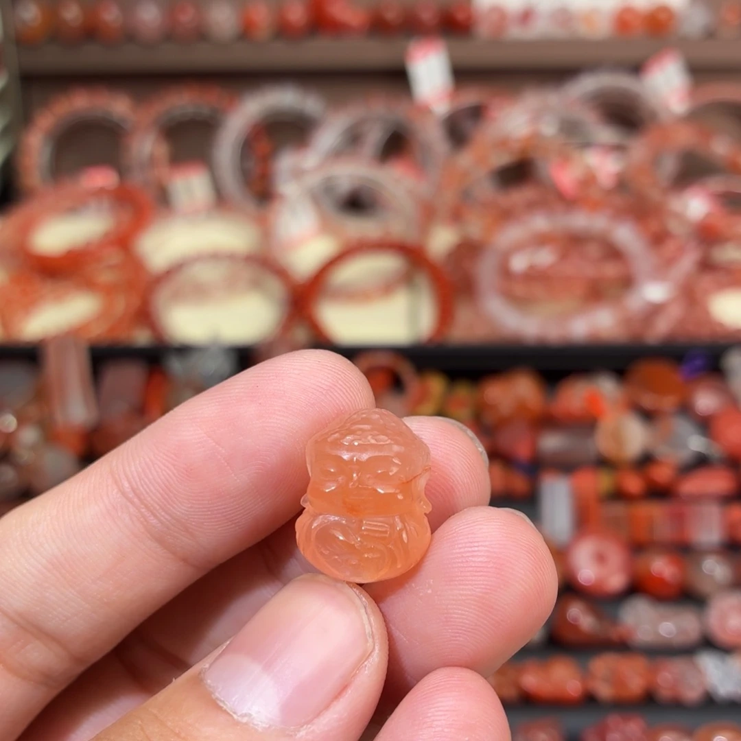 南红玛瑙未镶嵌川料宝宝佛1