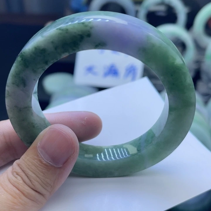 定制翡翠未镶嵌手镯