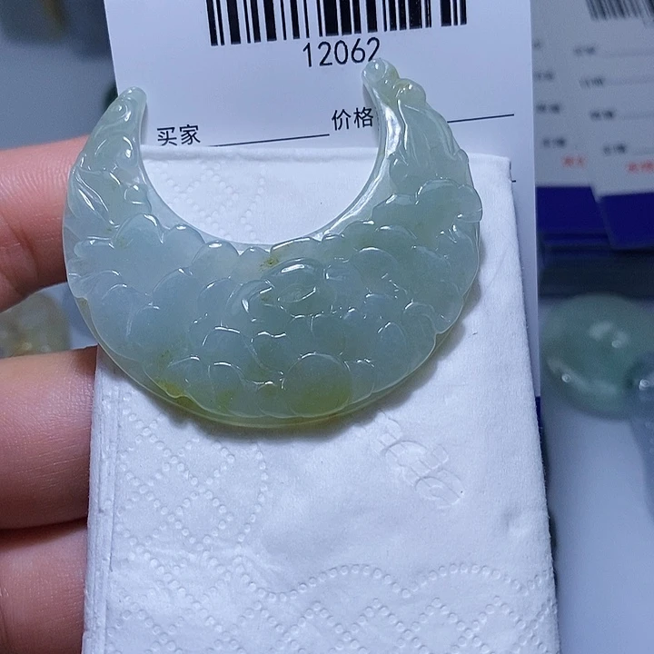 翡翠未镶嵌颈饰天光墟翡翠市场现金代购