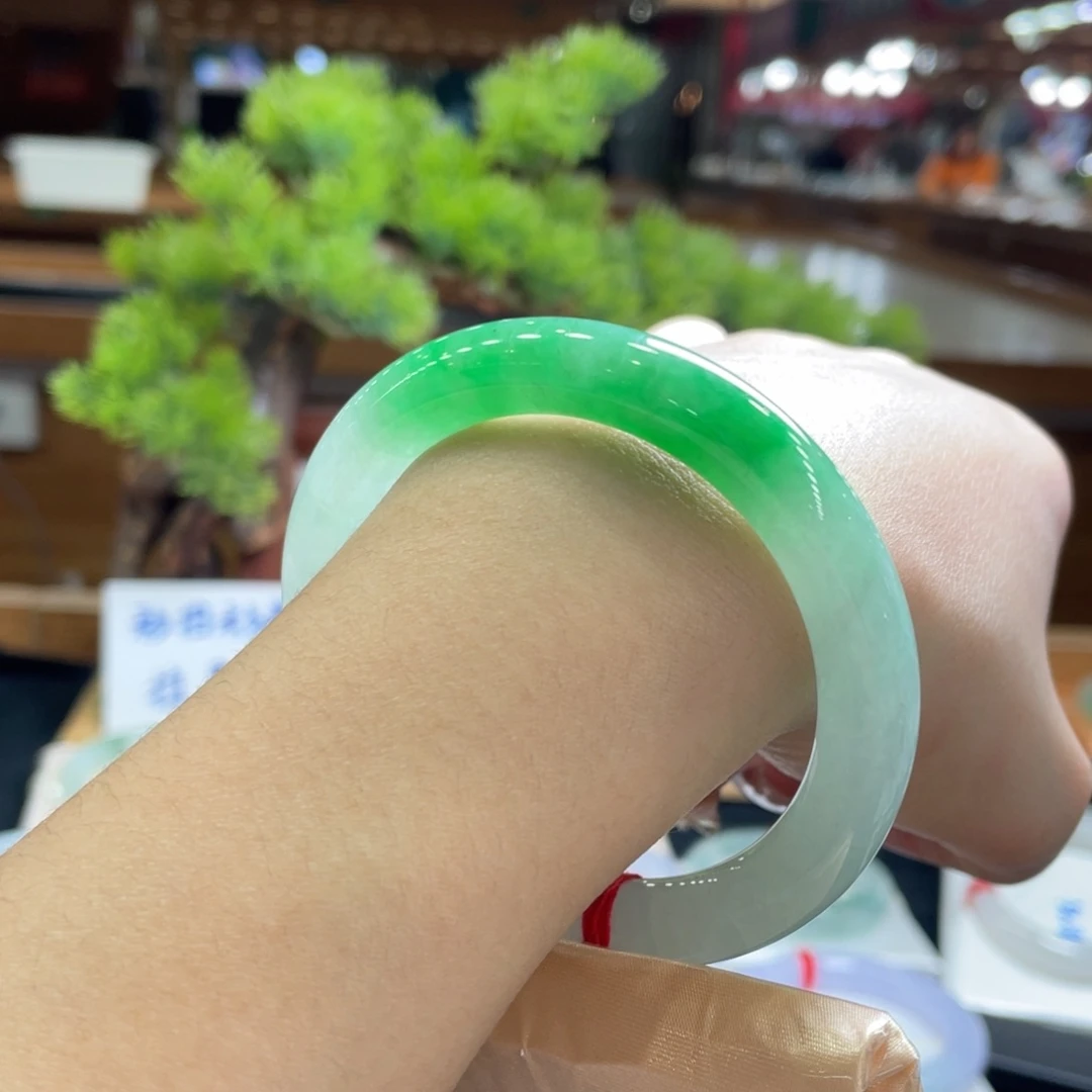 翡翠手镯未镶嵌55.4 圆条