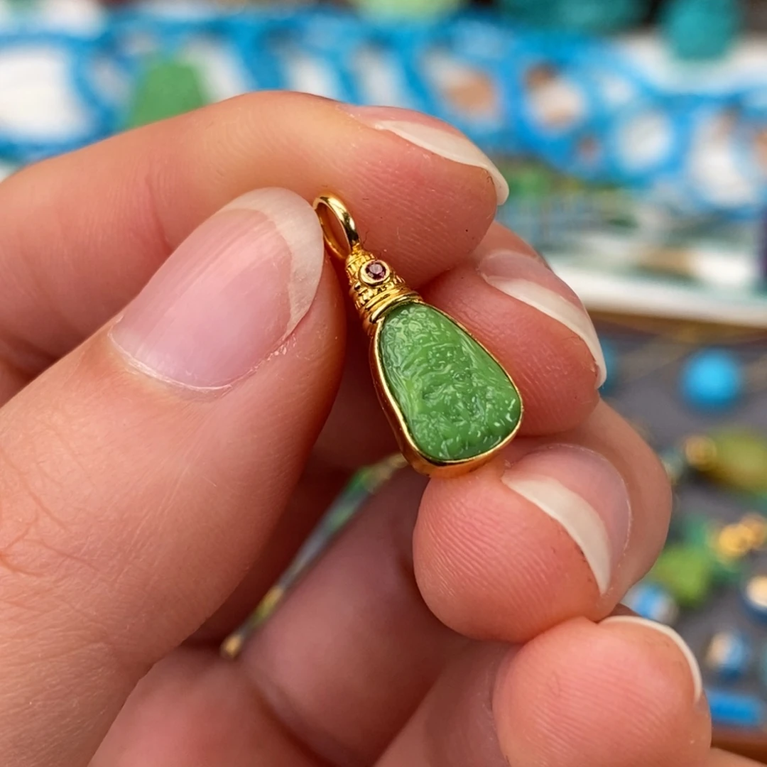 绿松石18K金镶嵌圠基拉姆侧挂