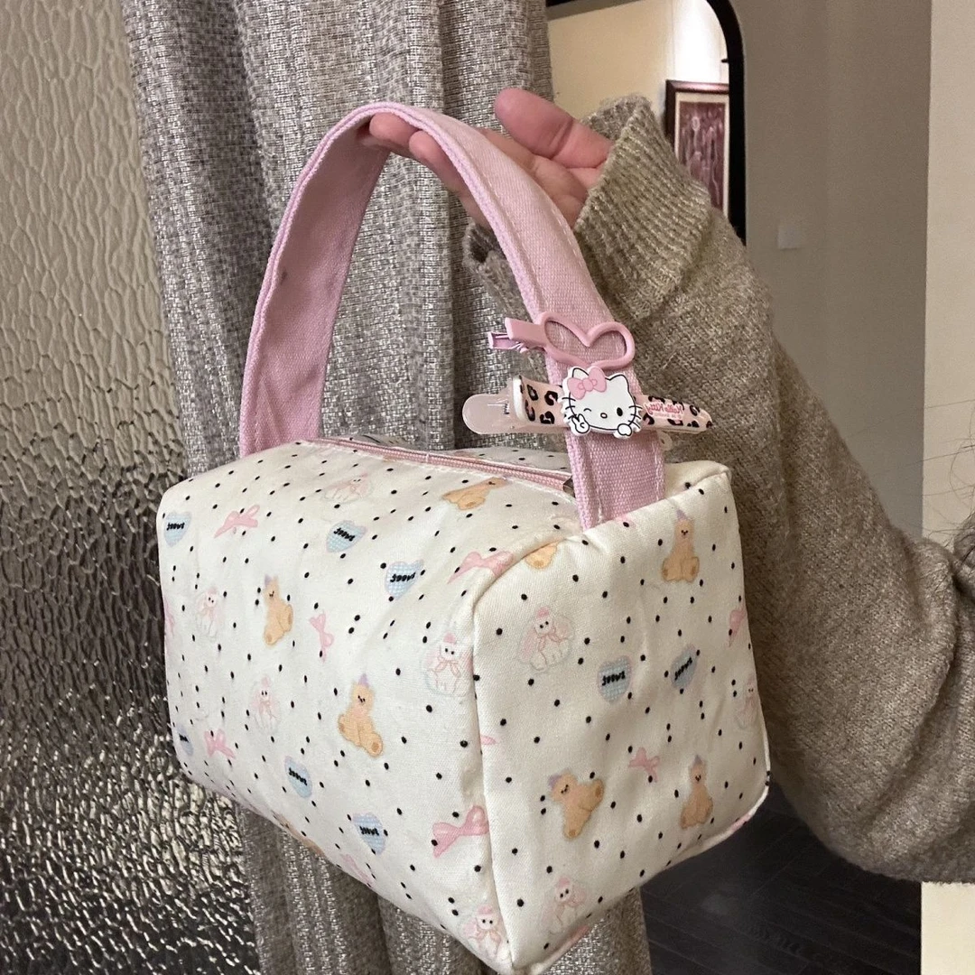 可爱小熊化妆包便携洗漱包少女心外出旅行收纳大容量立体手提包gh