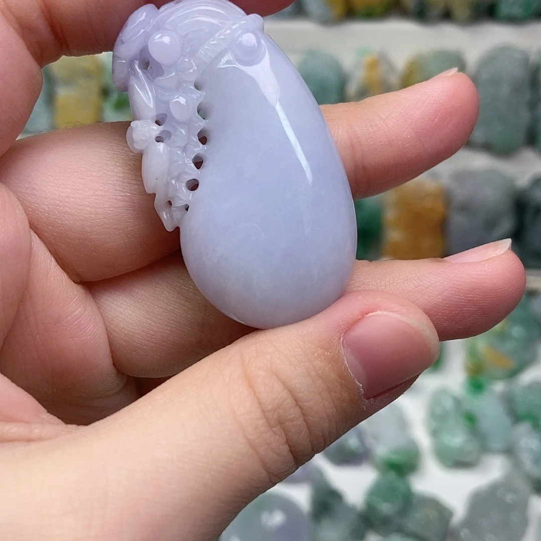 翡翠未镶嵌吊坠(赠链)