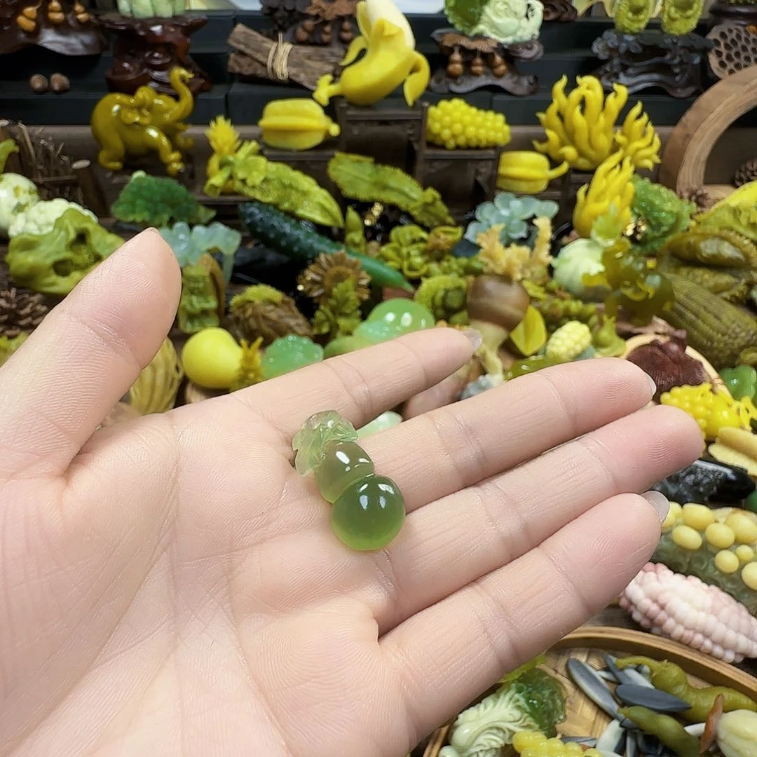 蛇纹石玉未镶嵌摆件