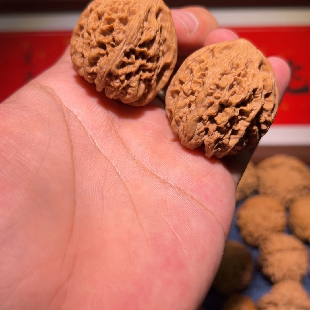 哈***拉文玩核桃吊坠38全品野牛一对