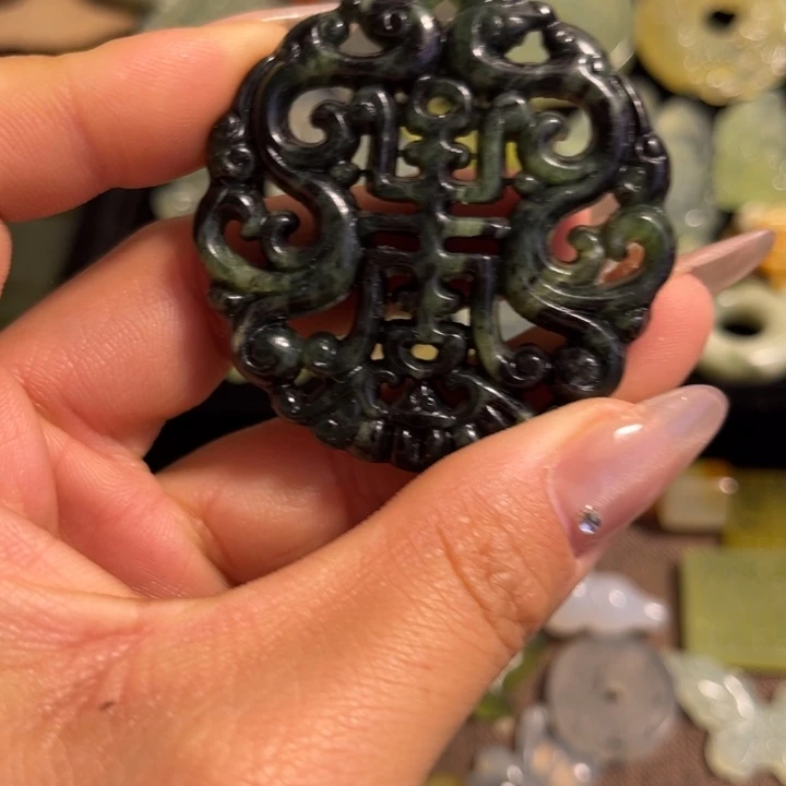 蛇纹石玉合金颈饰