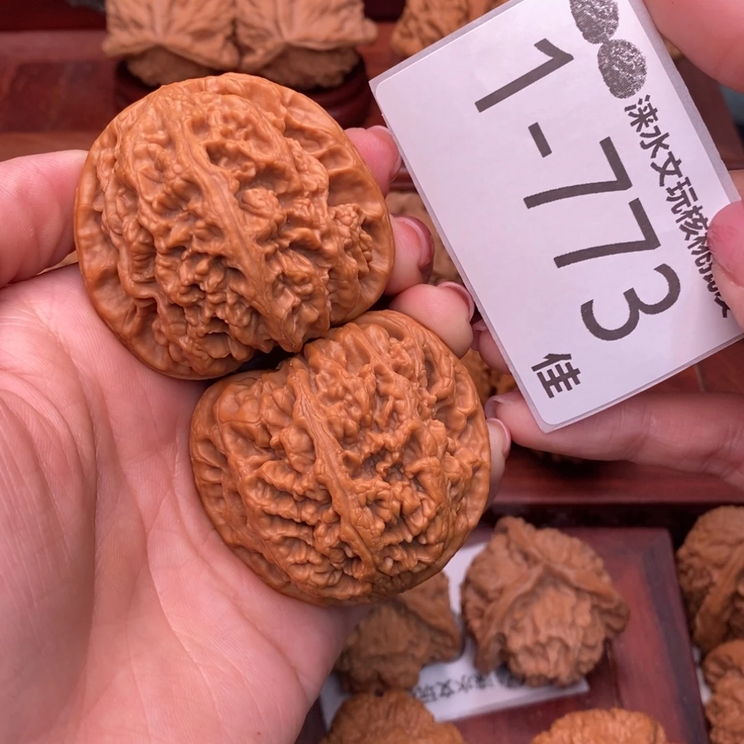 文玩核桃把件47粗筋