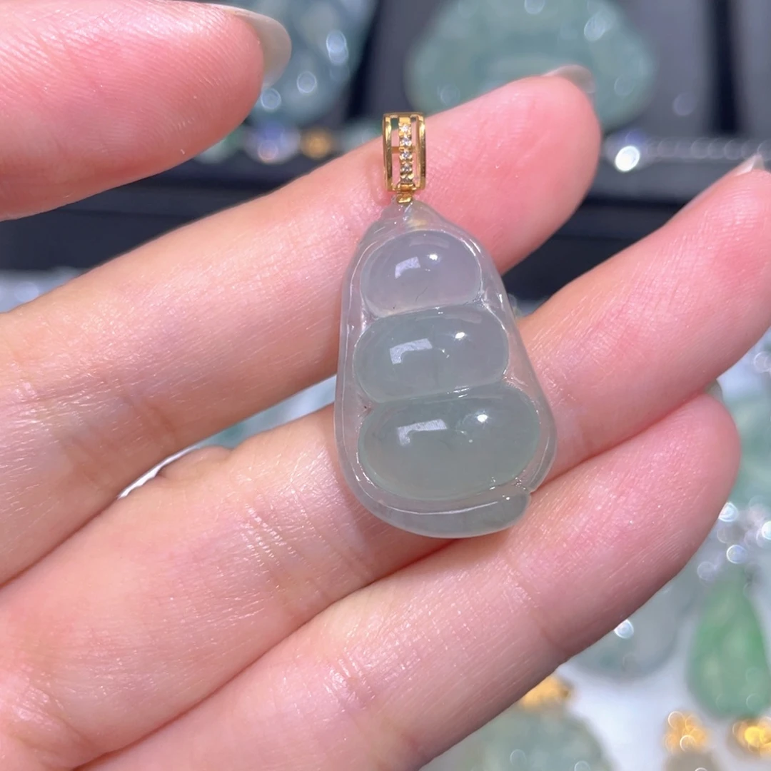 颈饰18K金镶嵌翡翠翡翠