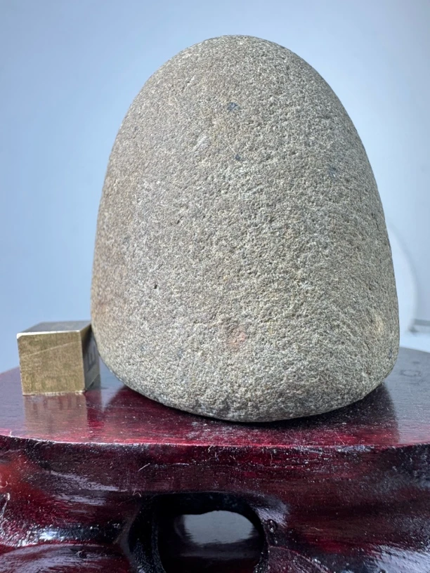 形似超定向太空舱陨奇石