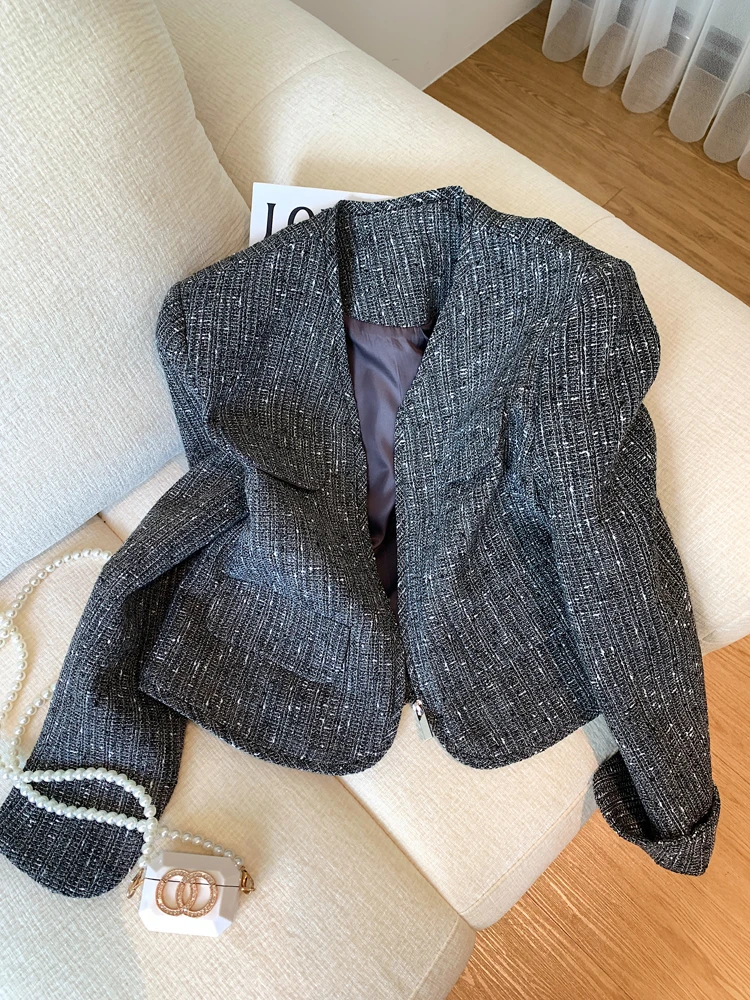 韩系时尚2025年秋冬新款V领开衫小香风气质亮丝显瘦气质短外套