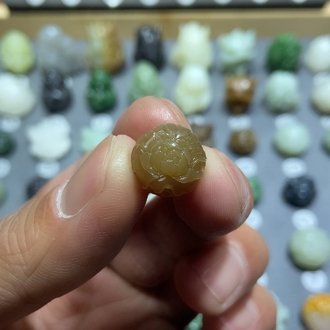 和田玉颈饰未镶嵌丘****i定制