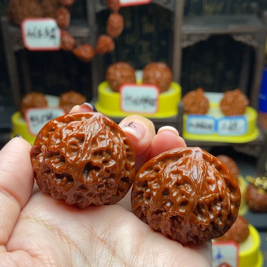 文玩核桃吊坠40宫灯