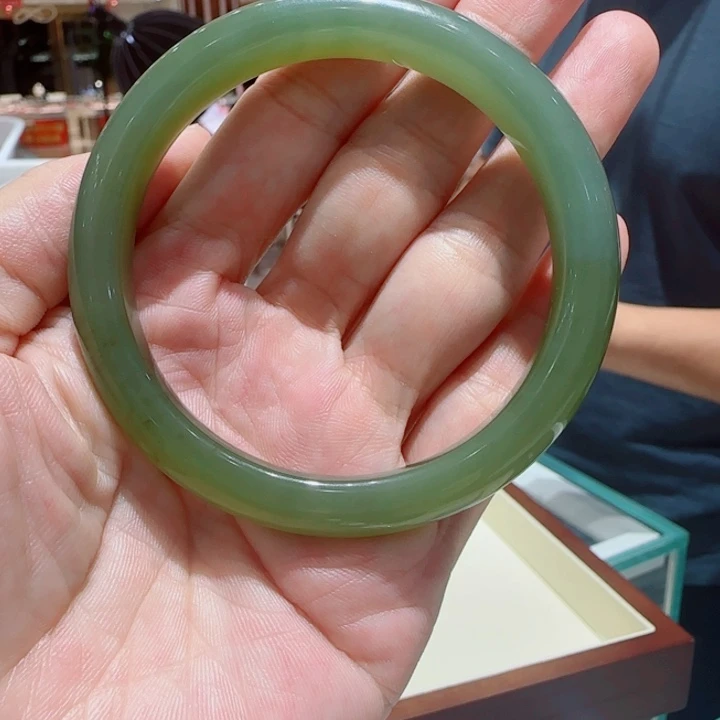 未镶嵌手镯和田玉531