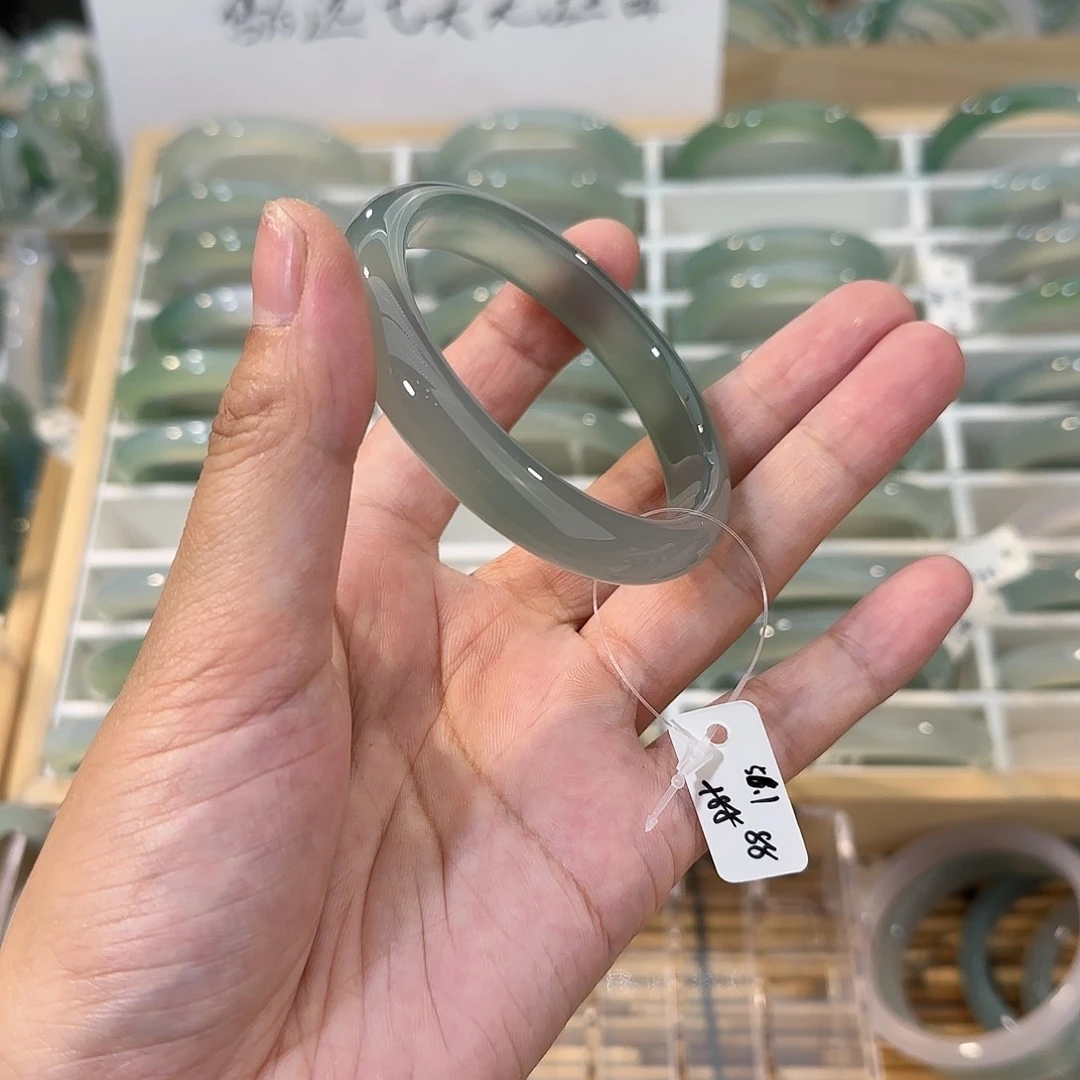 手镯玛瑙/玉髓未镶嵌圈口56.1