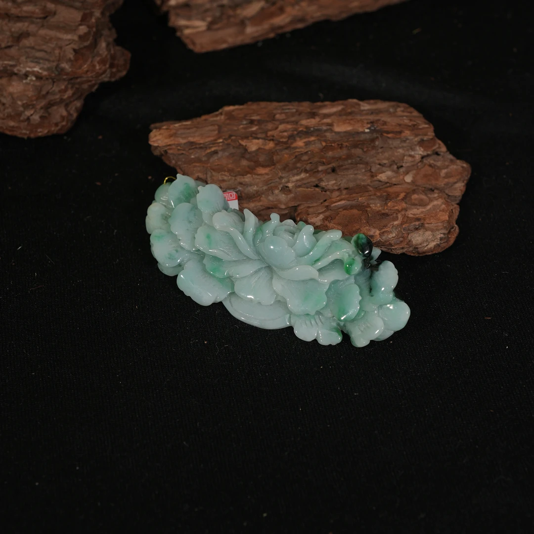 6.13香港王老板-翡翠吊坠1y252