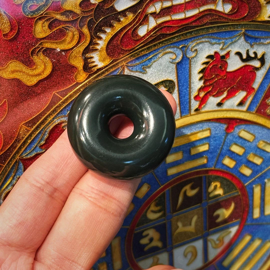 小天出品·塔青黑羊脂面包圈和田玉吊坠（THTY6624多样性发一件）