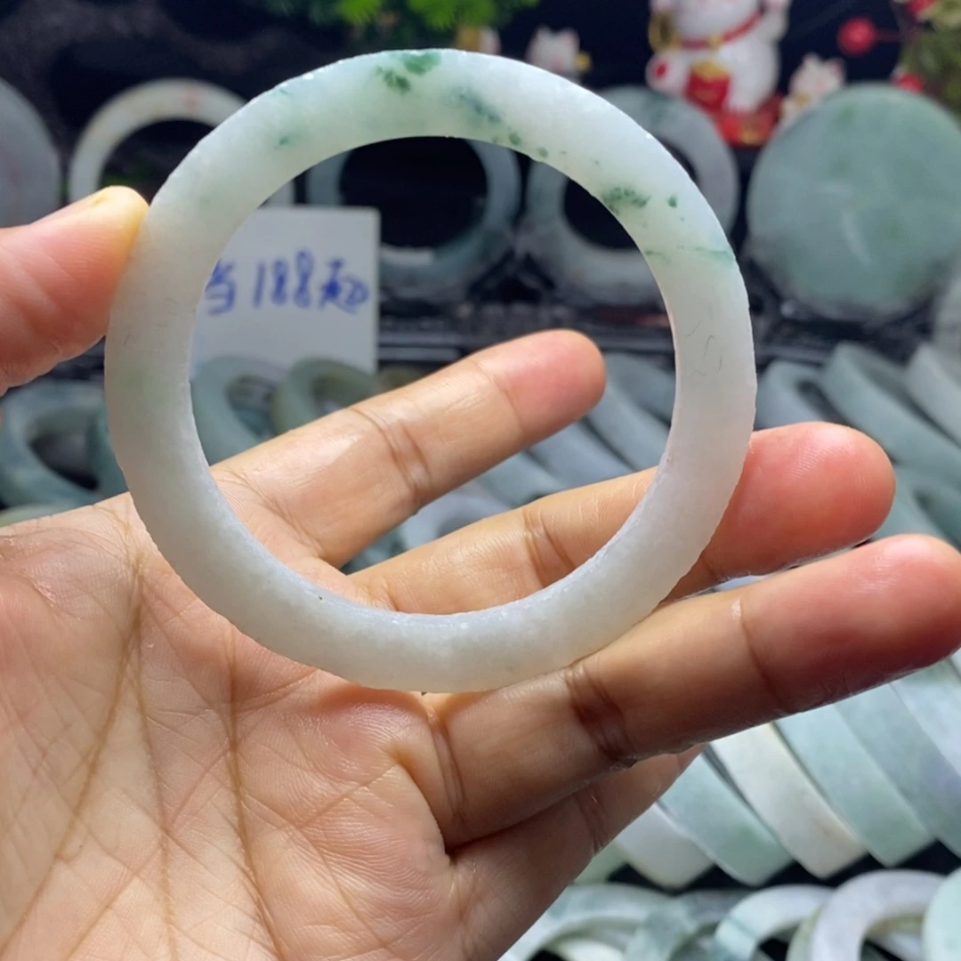 定制翡翠未镶嵌手镯