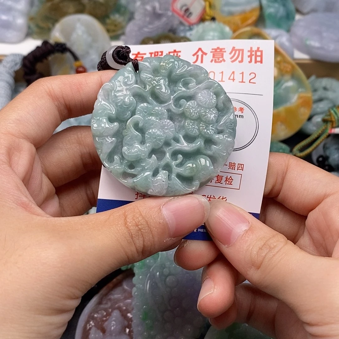 吊坠(不含链)未镶嵌翡翠