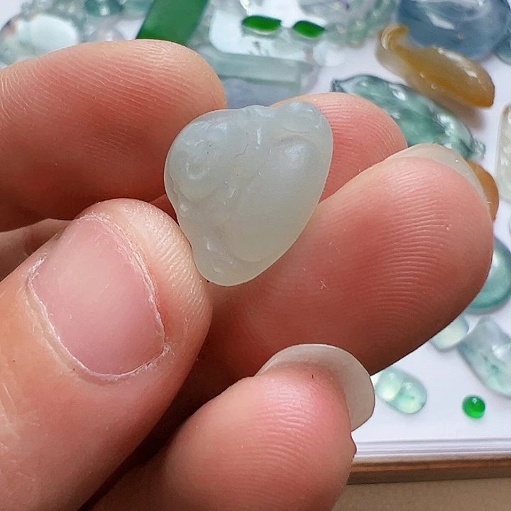 定制翡翠未镶嵌佛公
