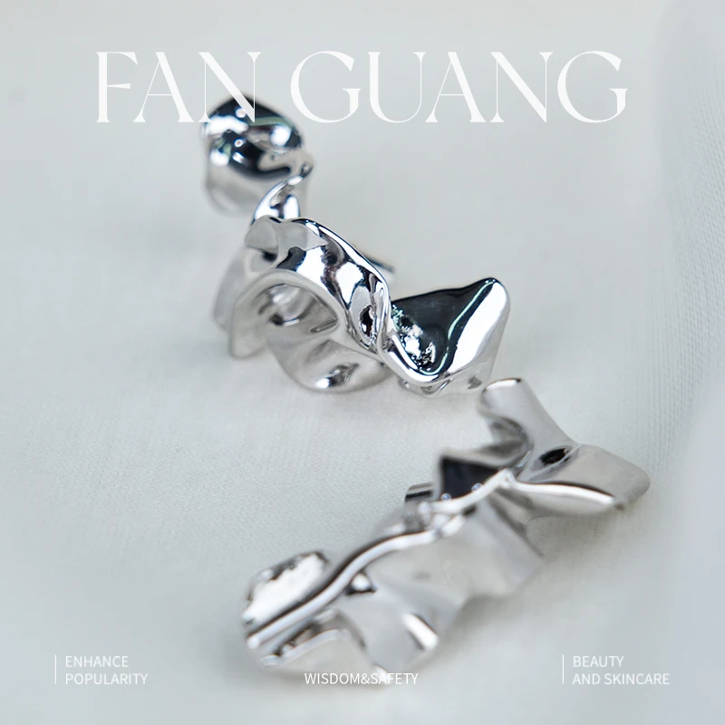 纯铜耳饰 纯铜耳饰 「沐光」扭纹耳钉暗黑风高级感长条耳环小众简约