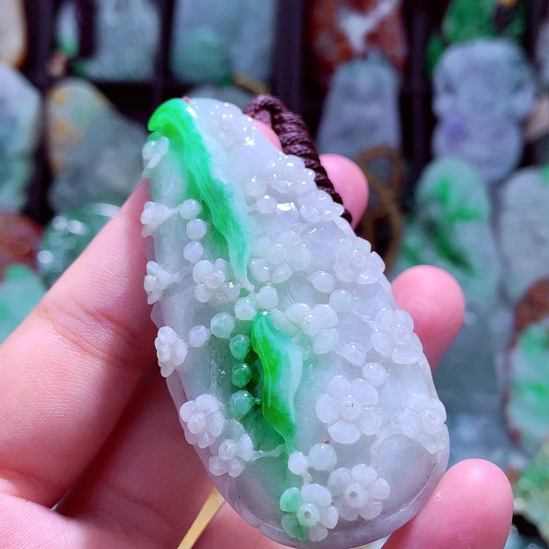 颈饰未镶嵌翡翠天然