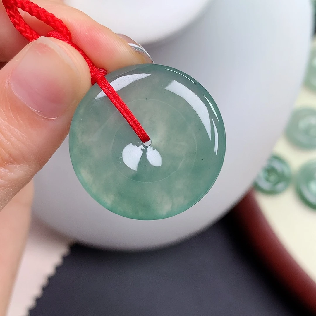 翡翠未镶嵌颈饰平安扣 28.2-4.9mm